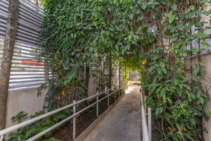 Image 28 - 328725