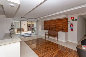 Image 33 - 328725