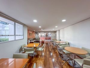 Image 32 - 888477