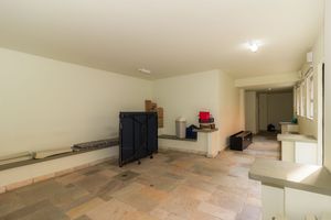 Image 34 - 875330