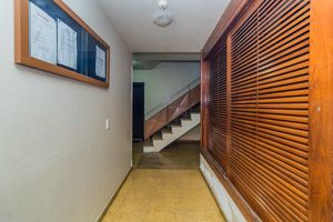 Image 16 - 880724