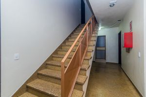 Image 17 - 880724
