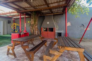 Image 18 - 880724