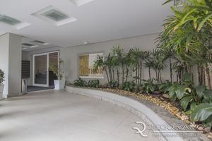 Image 19 - 233104