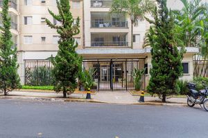 Image 10 - 938070