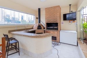 Image 19 - 938070