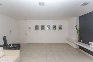 Image 52 - 658657