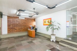 Image 17 - 866052