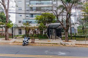 Image 15 - 875111