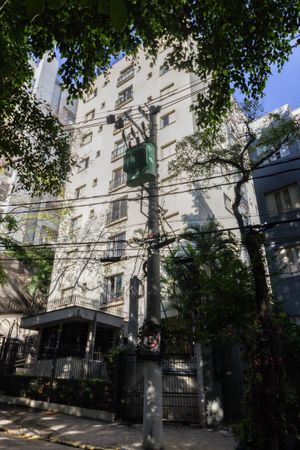 Image 28 - 872045