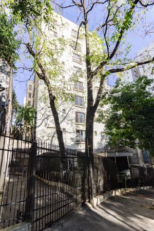Image 29 - 872045