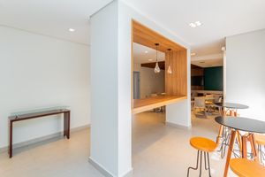 Image 35 - 895308