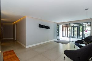 Image 30 - 899680
