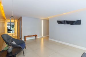 Image 32 - 899680