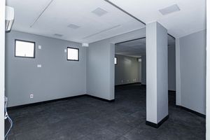 Image 34 - 899680