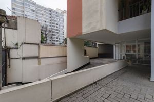Image 23 - 885020