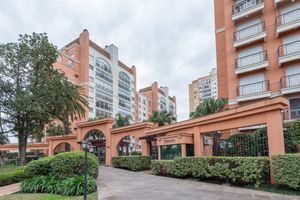 Image 61 - 898970