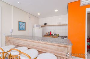 Image 30 - 208734