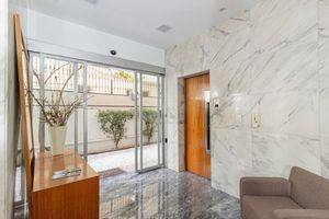 Image 19 - 858407