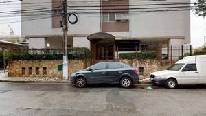 Image 69 - 882555