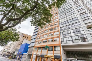 Image 32 - 890662