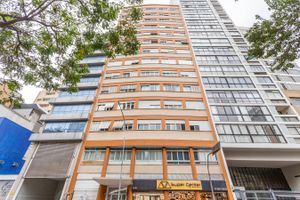 Image 33 - 890662