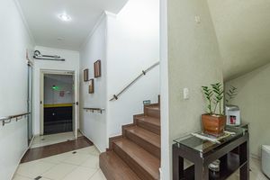 Image 36 - 890662