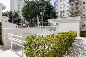 Image 41 - 895546