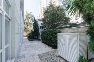 Image 58 - 895546
