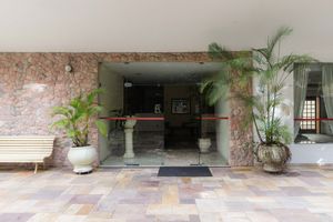 Image 32 - 867446