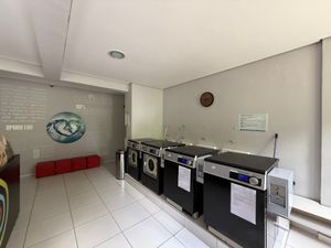 Image 34 - 899228