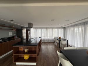 Image 21 - 899228