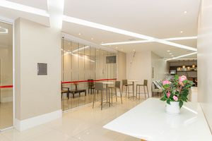 Image 34 - 877480