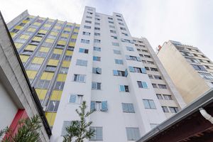 Image 41 - 877480