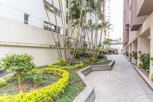 Image 12 - 866573
