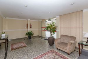 Image 17 - 866573