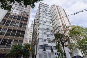 Image 39 - 889077