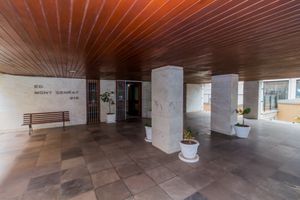 Image 35 - 868919