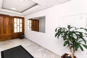Image 14 - 929902