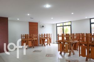 Image 19 - 37596
