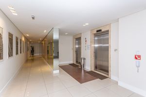 Image 36 - 881167