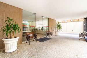 Image 8 - 856925