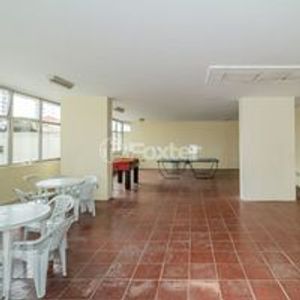Image 21 - 737478