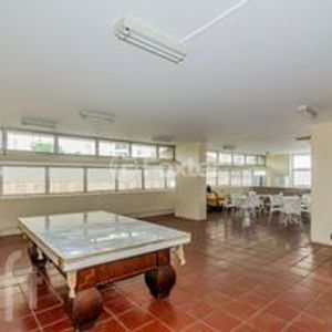 Image 25 - 737478