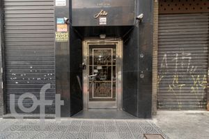 Image 15 - 875660