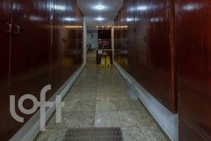 Image 16 - 875660