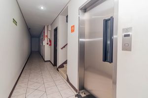 Image 1 - 3828