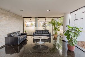 Image 33 - 328564