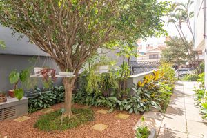 Image 34 - 873636