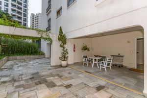 Image 24 - 883315